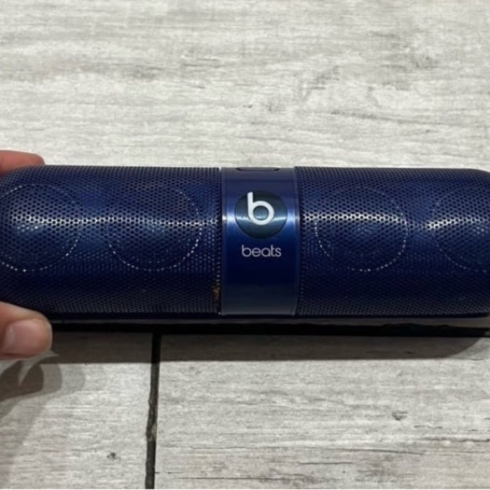 Beats pill blue speaker